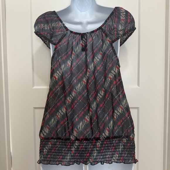 GUESS Sheer Ruffle Peasant Top Black Multi - Picture 5 of 8